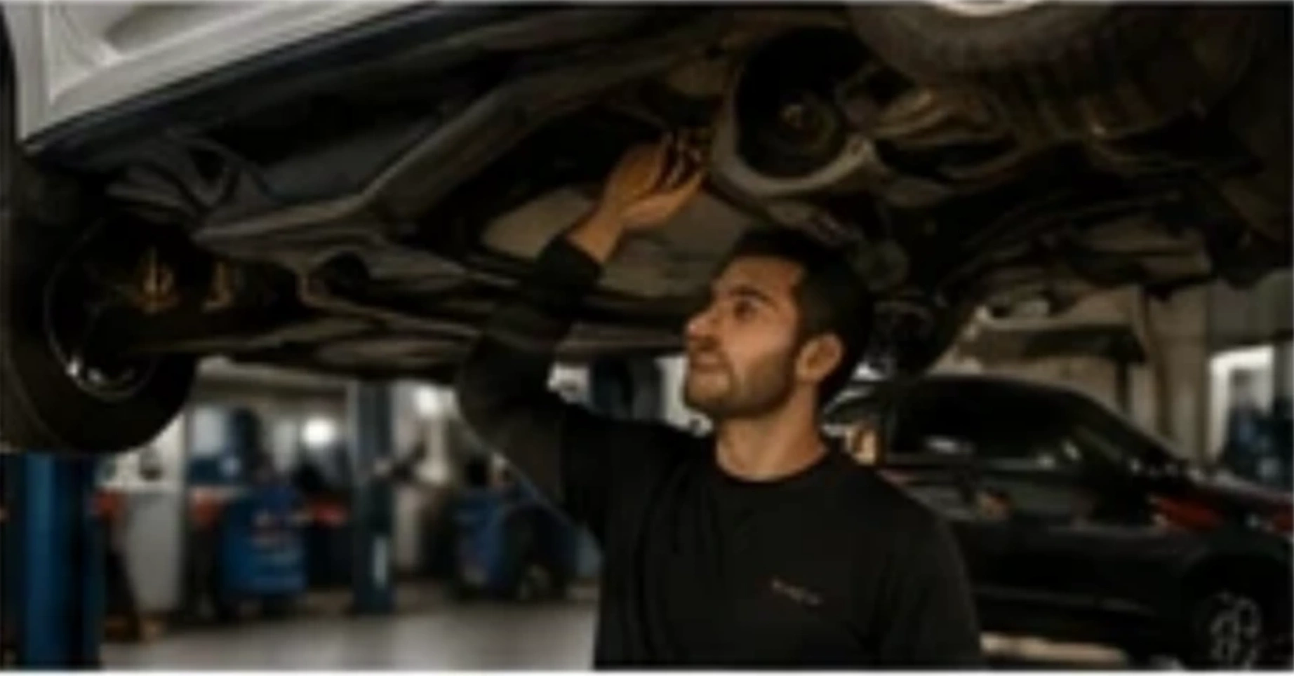 Mechaniker bei Wartungsarbeiten